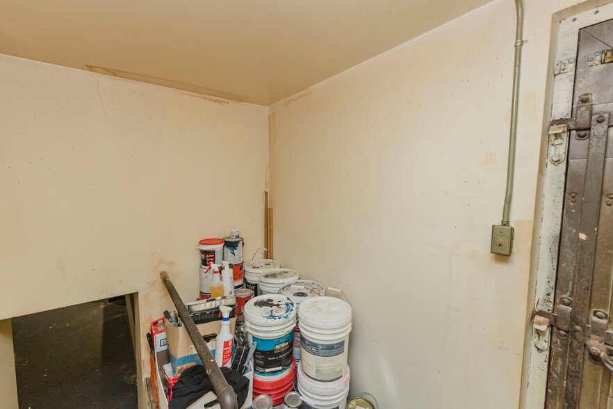 More Photos Of 1560 S Topeka St, Wichita Lodge Meeting Hall For Sale