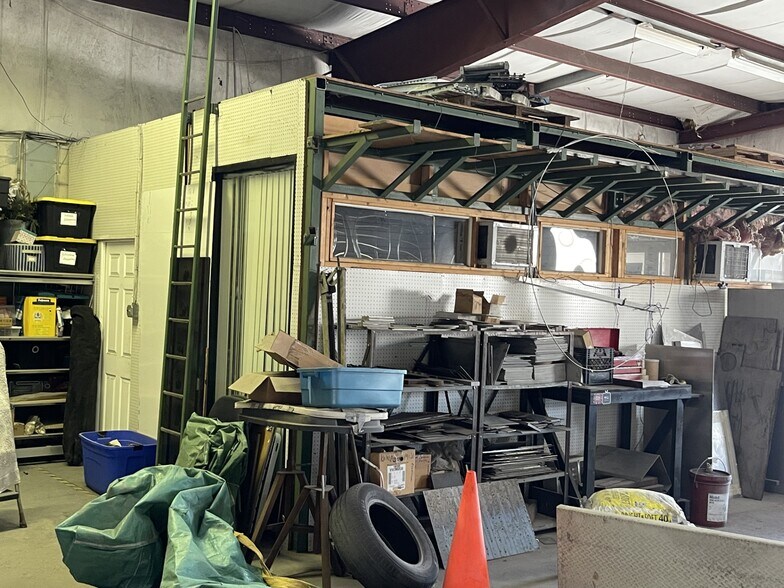 More Photos Of 3489 All American Blvd, Orlando Warehouse For Lease