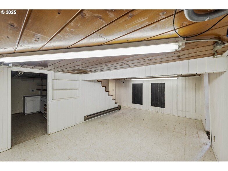 More Photos Of 2235 Broadway Ave, North Bend General Retail For Sale