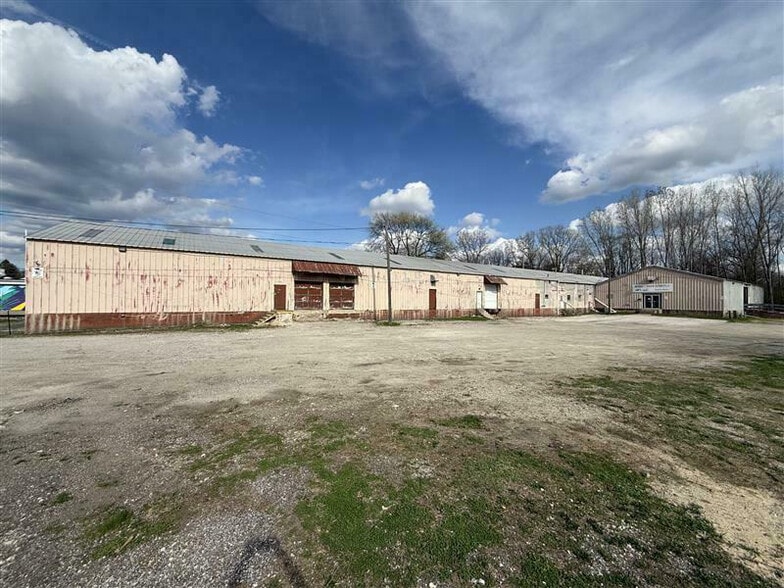 Primary Photo Of 5160 Railroad St, Sylvania Warehouse For Lease