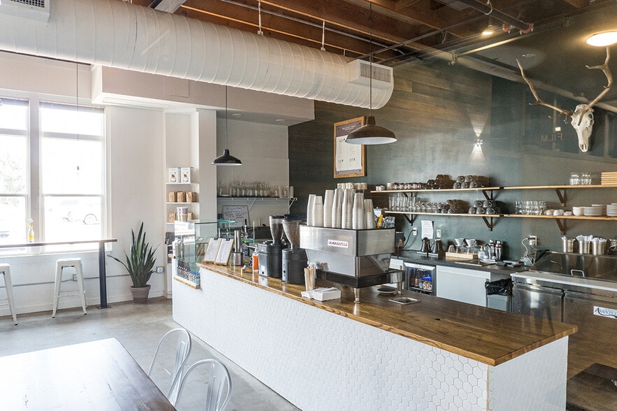 More Photos Of 2727 N Cascade Ave, Colorado Springs General Retail For Lease