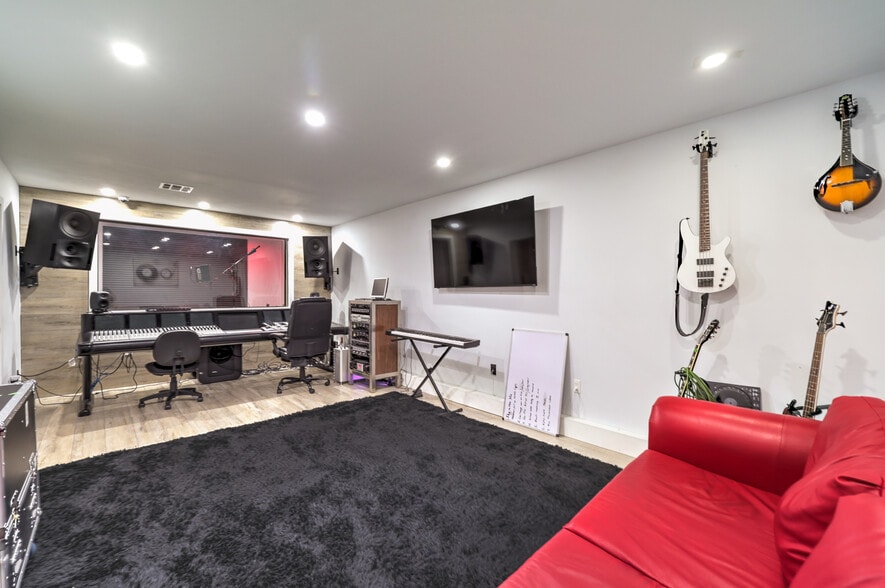 More Photos Of 621 S 10th St, Las Vegas Loft Creative Space For Sale