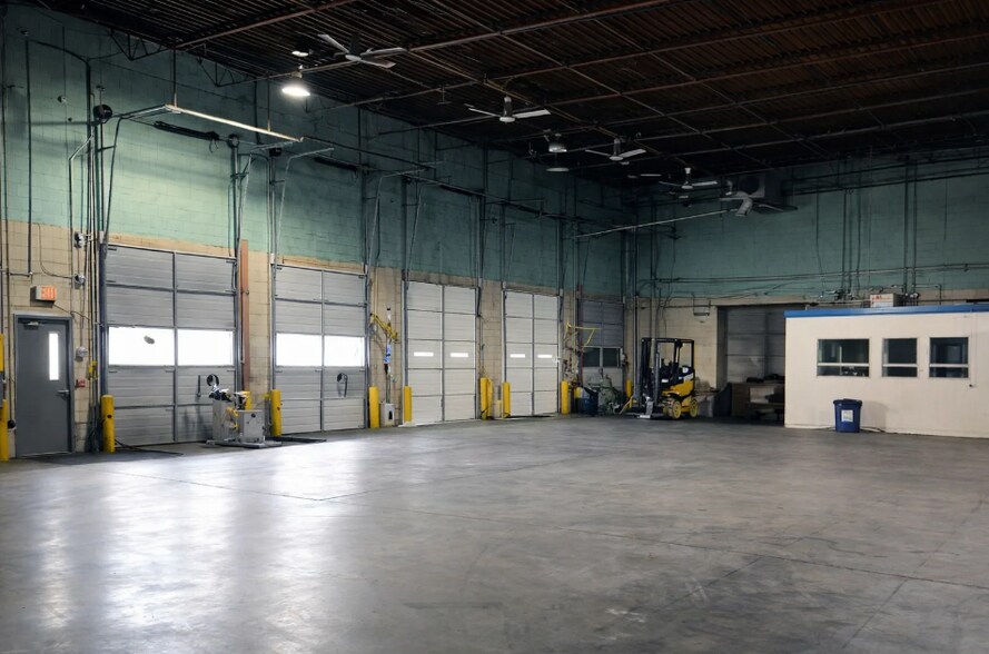More Photos Of 800 S Gilbert St, Danville Warehouse For Lease