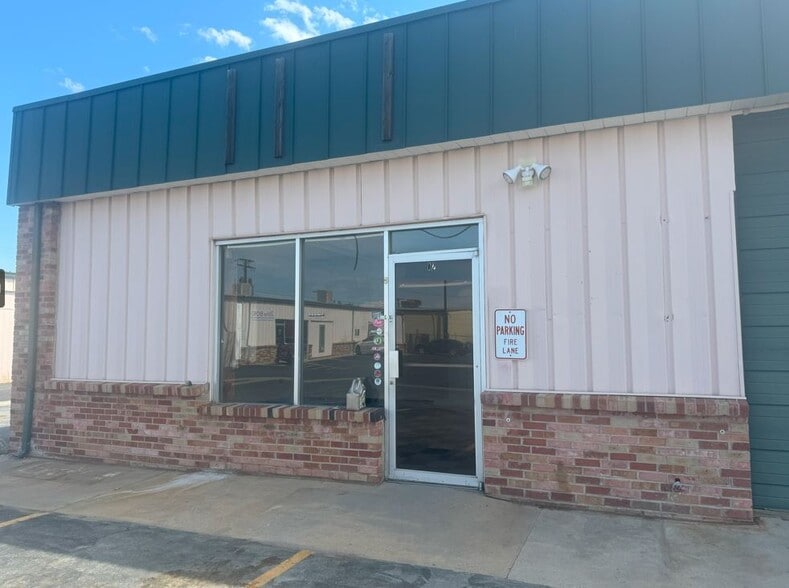 More Photos Of 2458 I 70 Business Loop, Grand Junction Service For Lease