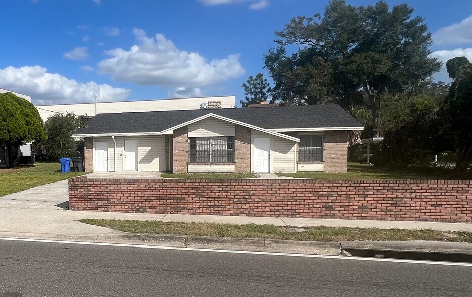 Primary Photo Of 407 S Kings Ave, Brandon Medical For Sale