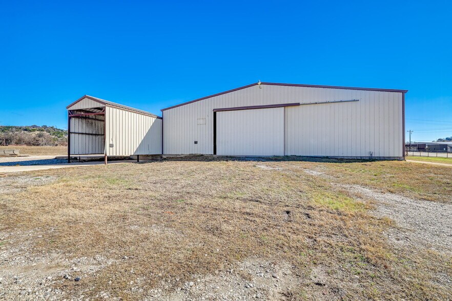 More Photos Of 2684 W US Highway 290, Fredericksburg Warehouse For Sale