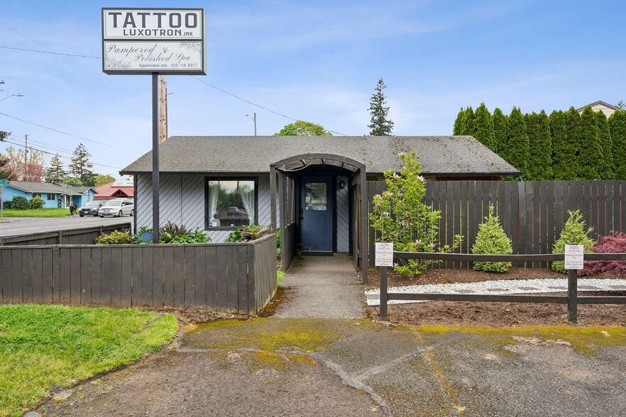 More Photos Of 17641 SE Stark St, Portland Storefront Retail Office For Sale