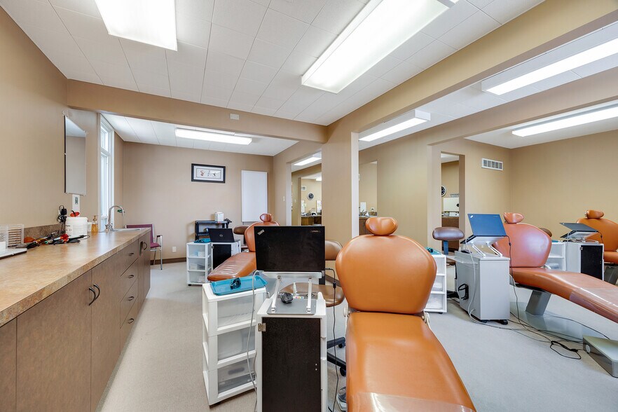 More Photos Of 405 Cedar St, Pleasant Hill Medical For Sale