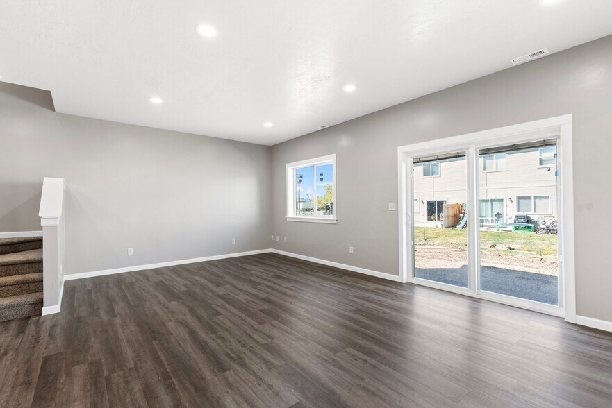 More Photos Of 560 Park Springs Ave, Baker City Apartments For Sale