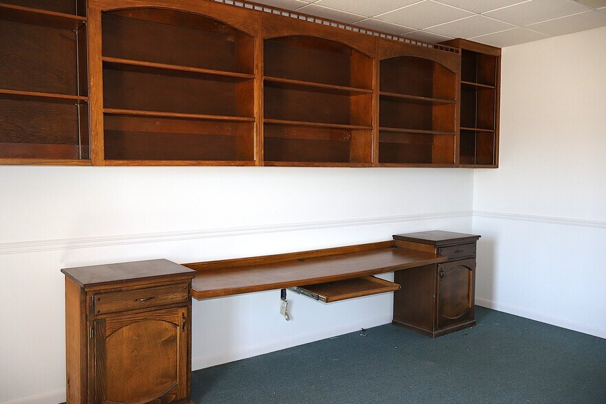 More Photos Of 501 Plaza Dr, Enterprise Storefront Retail Office For Sale