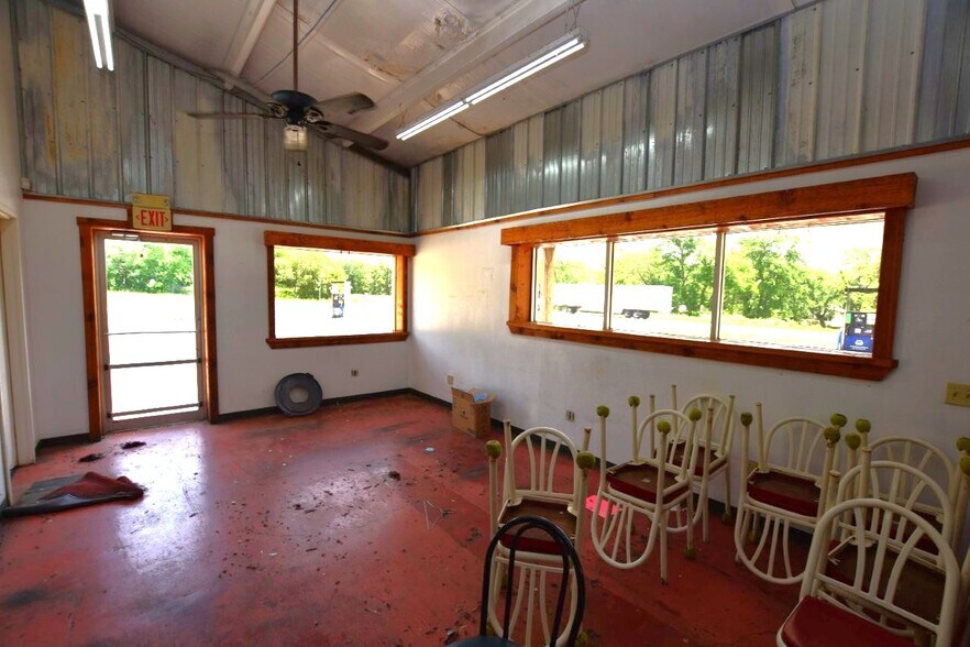 More Photos Of 75174 Hwy 59 Hwy, Stilwell Convenience Store For Sale