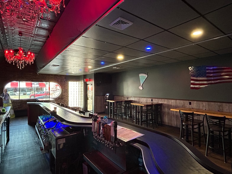 More Photos Of 1117 Ludington St, Escanaba Storefront Retail Residential For Sale