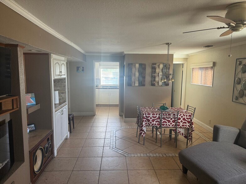 More Photos Of 336 E International Speedway Blvd, Daytona Beach Restaurant For Sale