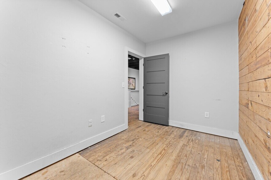 More Photos Of 24 Commerce St, Franklin Industrial For Sale