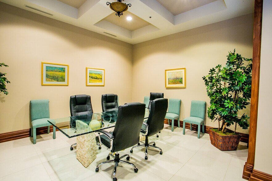 More Photos Of 521 S 3rd St, Las Vegas Office For Sale