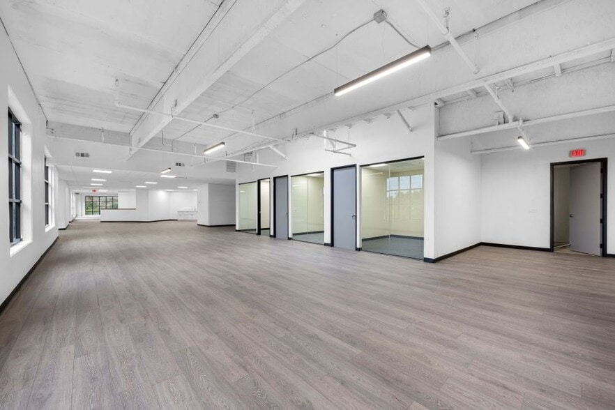 More Photos Of 9151 Rehco Rd, San Diego Distribution For Sale