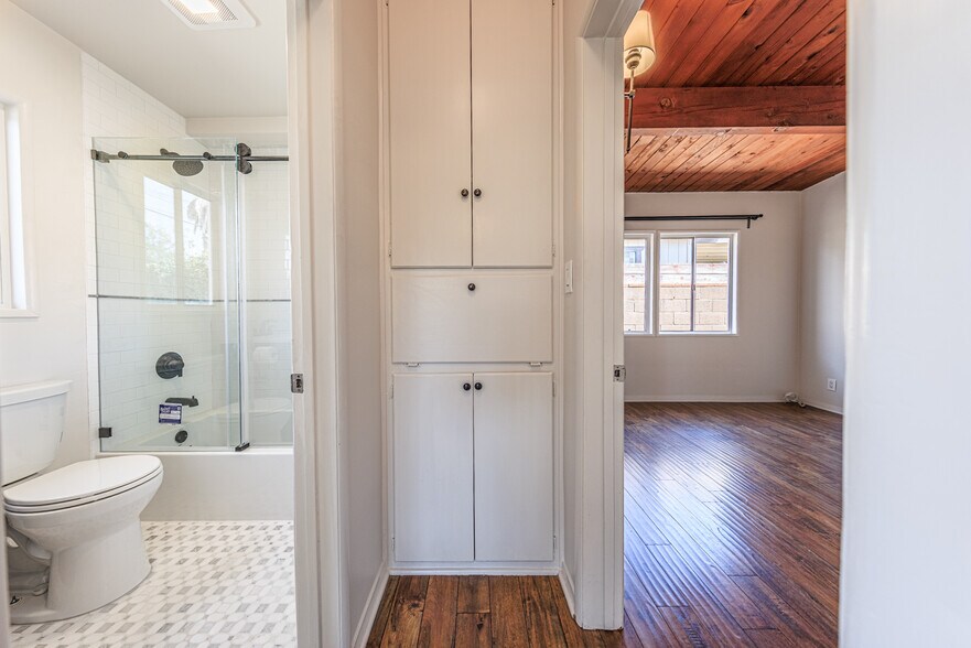 More Photos Of 5629 Cleon Ave, North Hollywood Multifamily For Sale