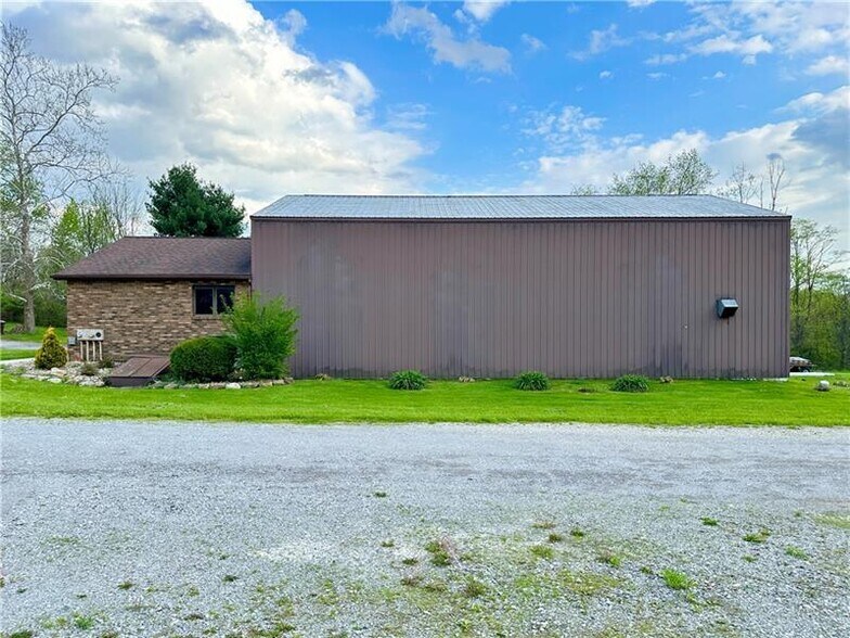 More Photos Of 20 Henderson Ln, West Middlesex Industrial For Sale