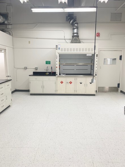 More Photos Of 2460 Embarcadero Rd, Palo Alto Office For Lease