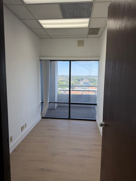 More Photos Of 15342 Hawthorne Blvd, Lawndale Office For Lease