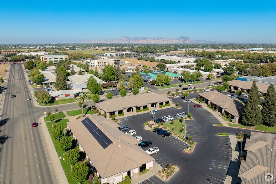 More Photos Of 950 Tharp Rd, Yuba City Office For Sale