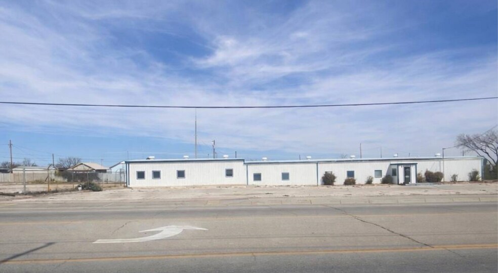 More Photos Of 308 Texas Ave, Eunice Warehouse For Sale