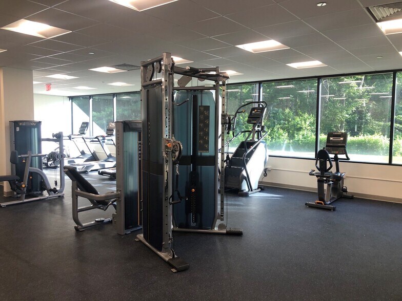 More Photos Of 200 Great Pond Dr, Windsor Office For Lease