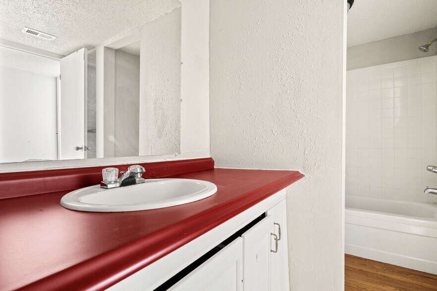 More Photos Of 7550 NW 10th St, Oklahoma City Apartments For Sale