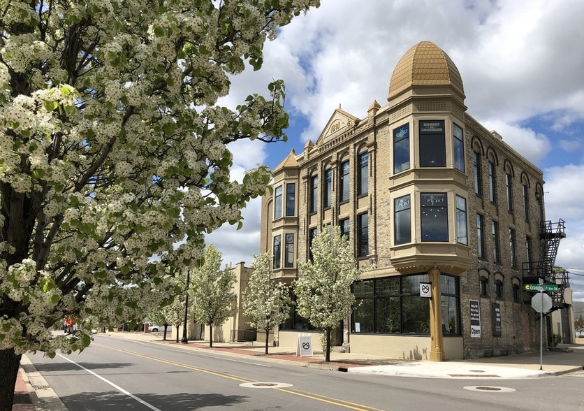 More Photos Of 333 Cesar E Chavez Ave SW, Grand Rapids Storefront Retail Office For Lease
