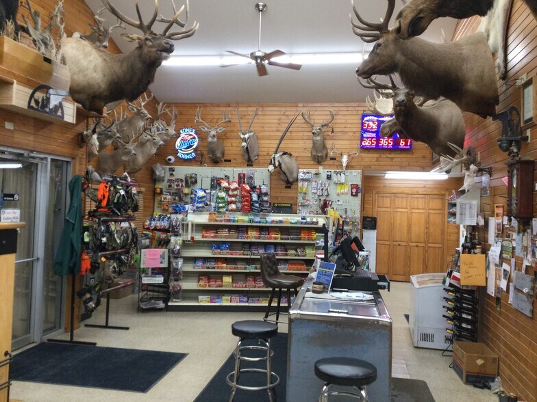 More Photos Of 18299 US Highway 81, Castlewood Convenience Store For Sale