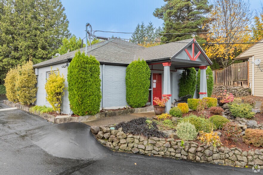 More Photos Of 6823 SW Canyon Rd, Portland Office For Lease