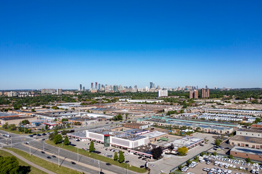 More Photos Of 755 Queensway E, Mississauga Medical For Lease