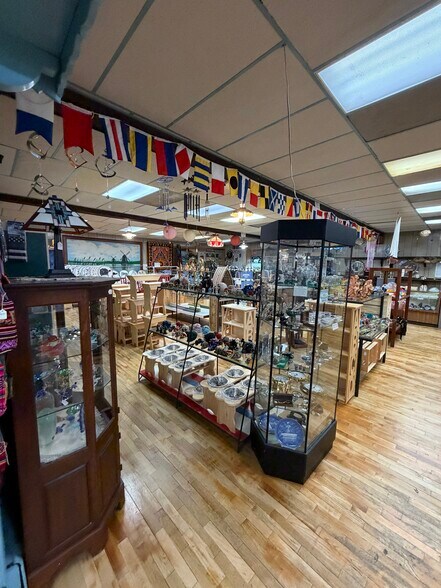 More Photos Of 2857-2867 Lincoln Hwy, Ronks Storefront Retail Residential For Sale