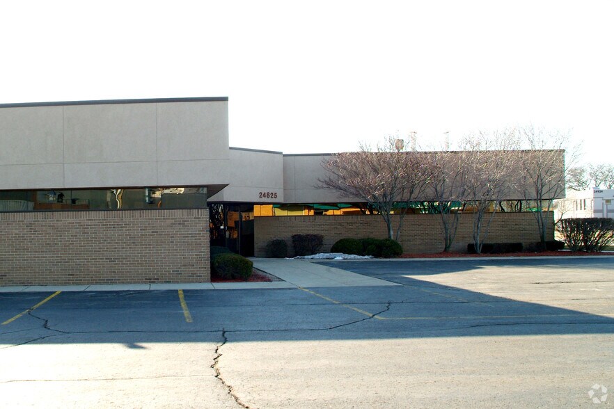 More Photos Of 24825 Michigan Ave, Dearborn Office For Lease