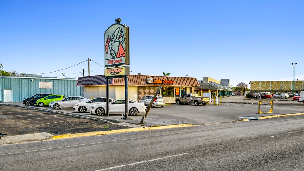 Primary Photo Of 810 Morgan Blvd, Harlingen Fast Food For Sale