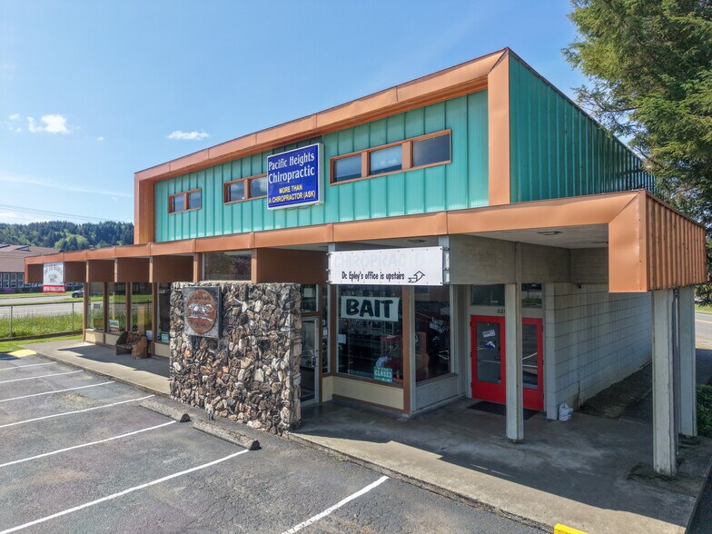 More Photos Of 2133 Winchester ave, Reedsport Freestanding For Sale