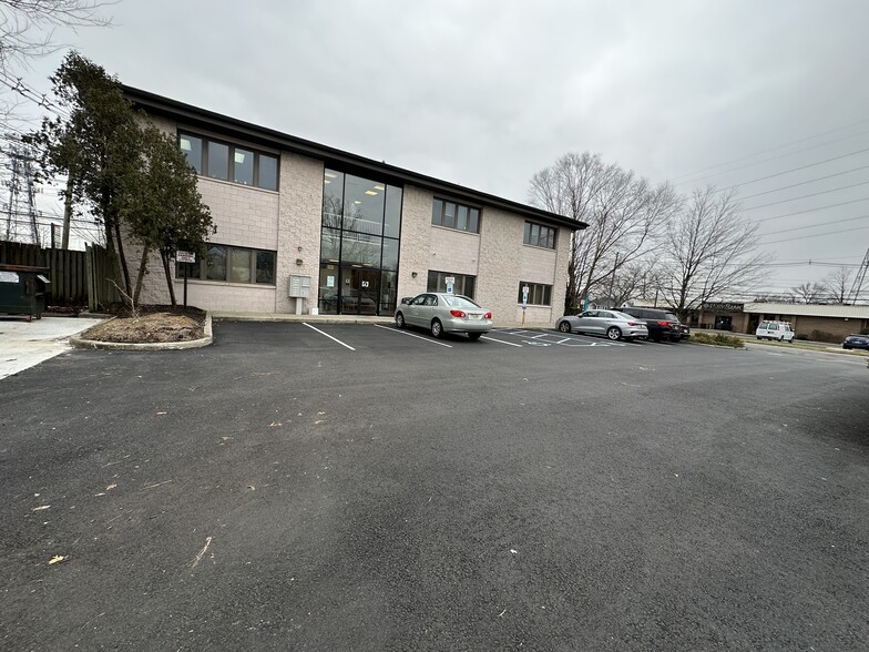 Primary Photo Of 1740 Oak Tree Rd, Edison Medical For Lease