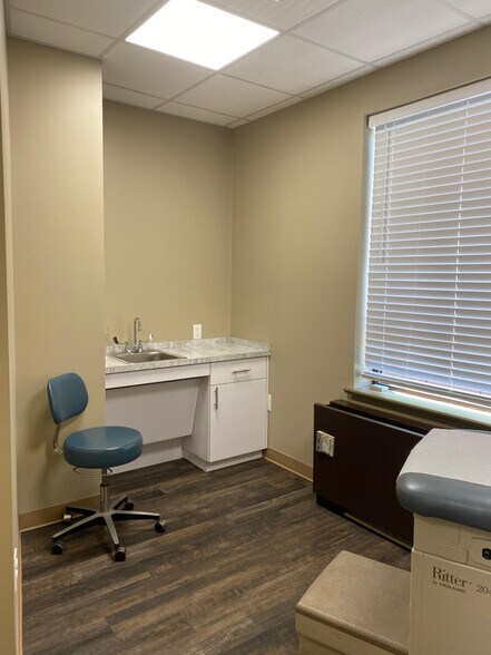 More Photos Of 799 Bloomfield Ave, Verona Medical For Lease