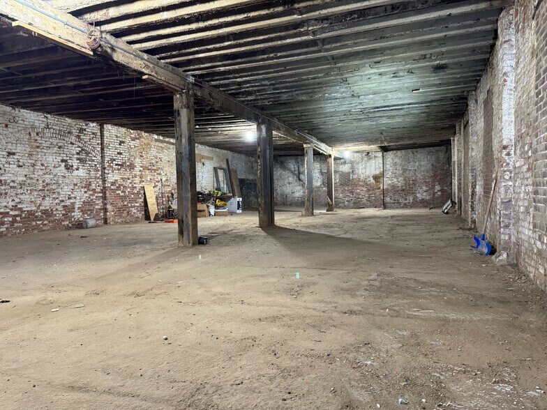 More Photos Of 265 Water St, Brooklyn Warehouse For Lease