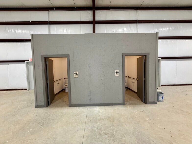 More Photos Of 142 Boyd Business Pky, Boyd Flex For Lease