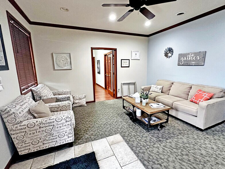 More Photos Of 41 Old Pond Rd, London Medical For Sale