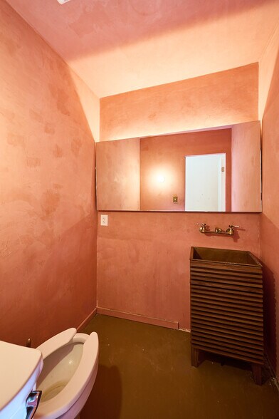 More Photos Of 1733-1737 Abbot Kinney Blvd, Venice Storefront Retail Office For Lease