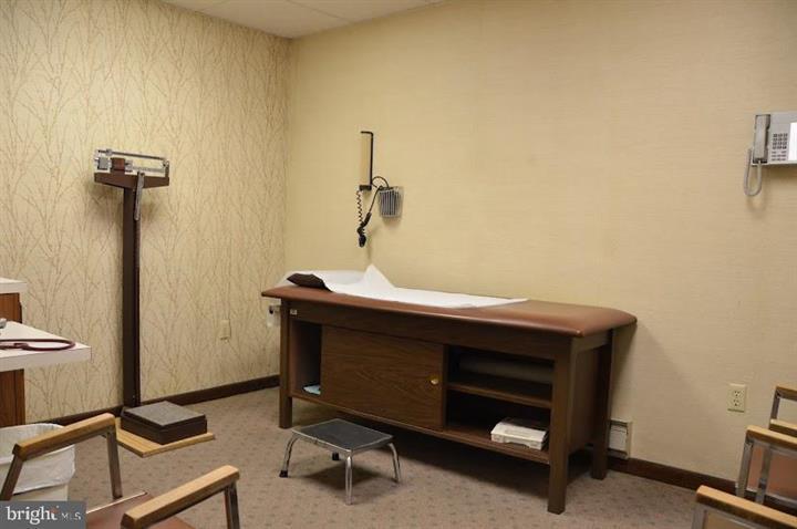 More Photos Of 101 Mill Creek Ave, Pottsville Flex For Sale