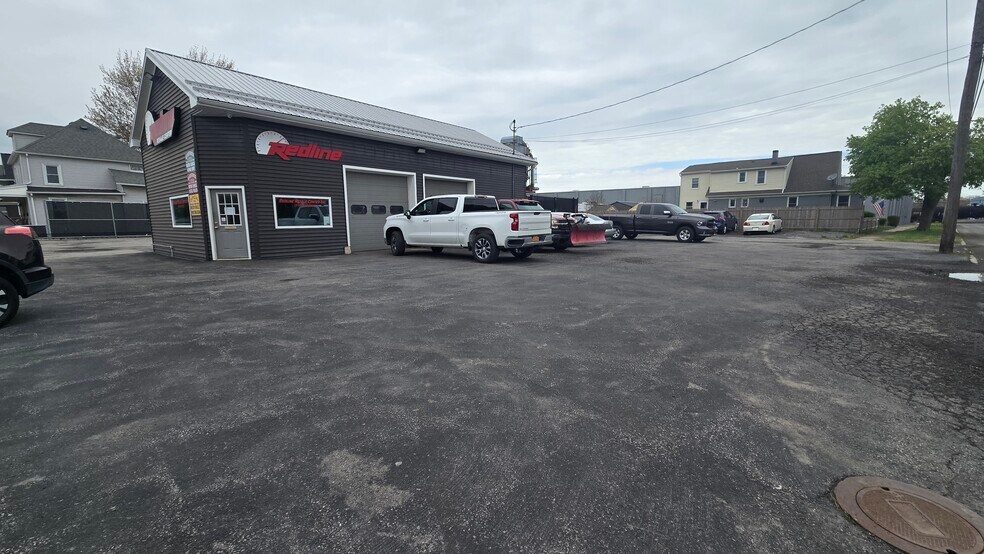 More Photos Of 397 West Ave, Lockport Auto Dealership For Lease