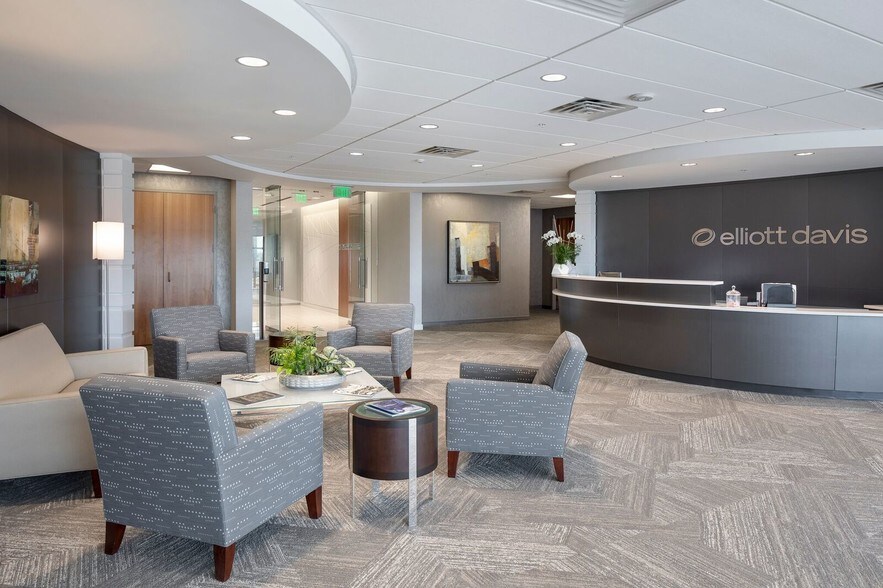 More Photos Of 200 E Broad St, Greenville Office For Lease