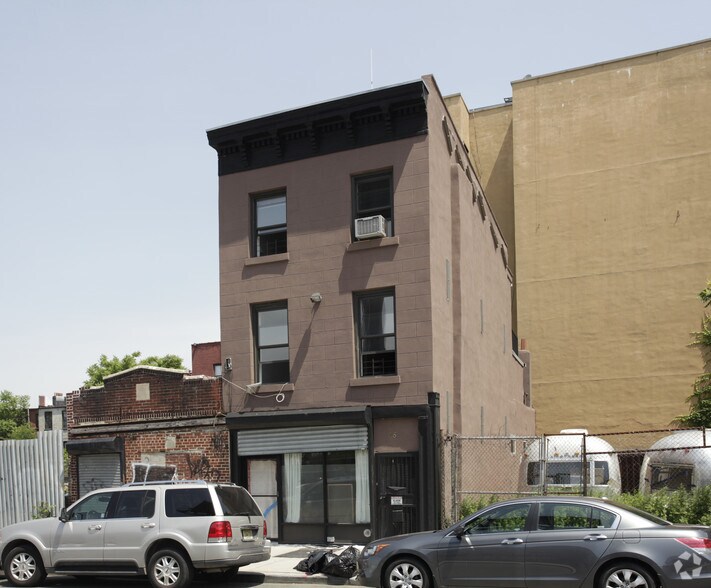 More Photos Of 15-17 Woodhull St, Brooklyn Storefront Retail Residential For Lease