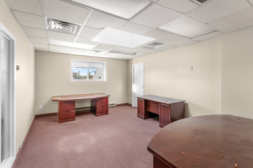 More Photos Of 451-457 Sunrise Hwy, Lynbrook Storefront Retail Office For Lease