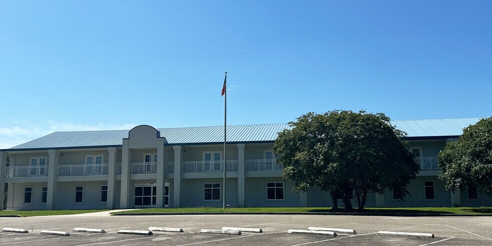 More Photos Of 14055 Seaway Rd, Gulfport Medical For Lease