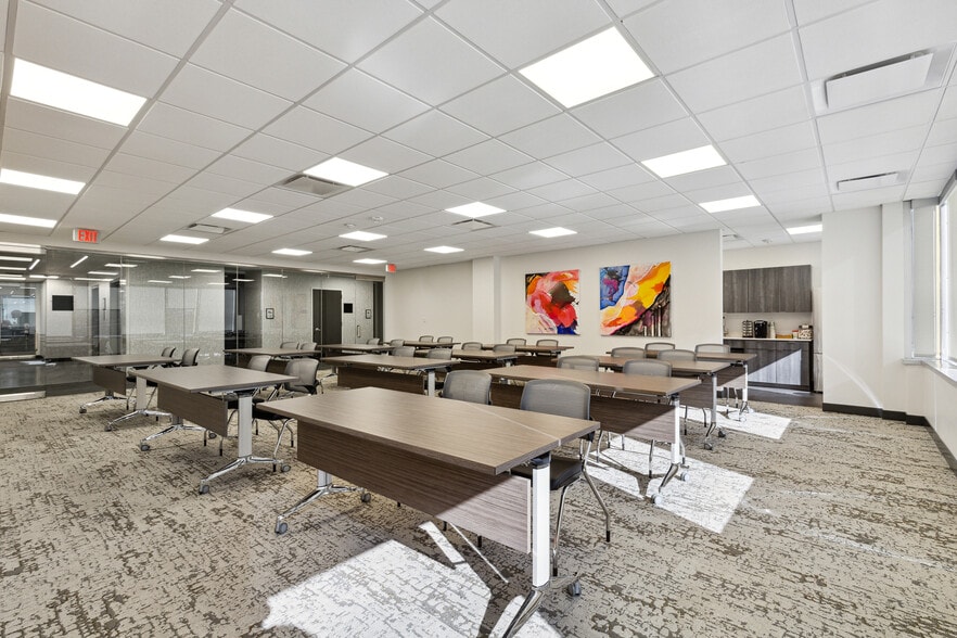 More Photos Of 3626 N Hall St, Dallas Office For Lease