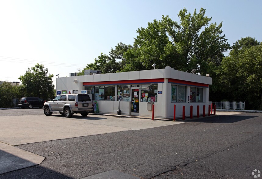 More Photos Of 601 Eastway Dr, Charlotte Convenience Store For Sale